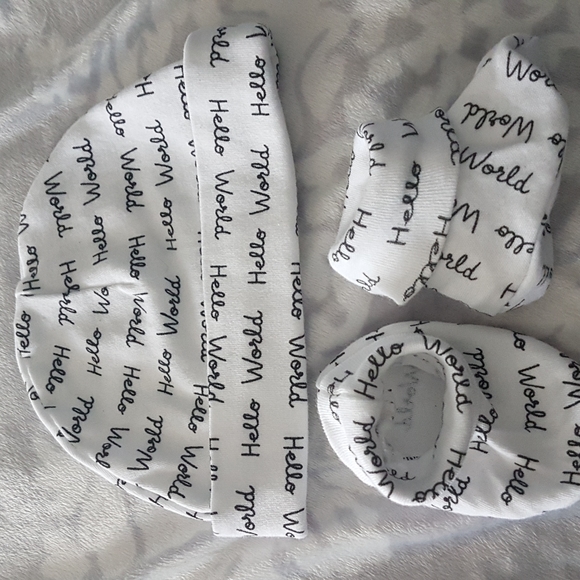 0-9m Hat and bootie set - Picture 4 of 4